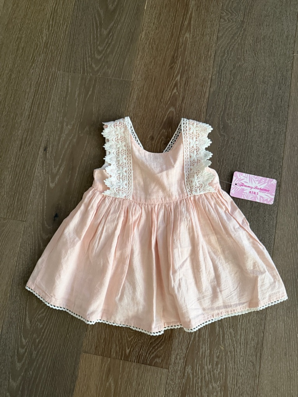Baby Girls Tommy Bahama dress. Size:18 Months. NWT.